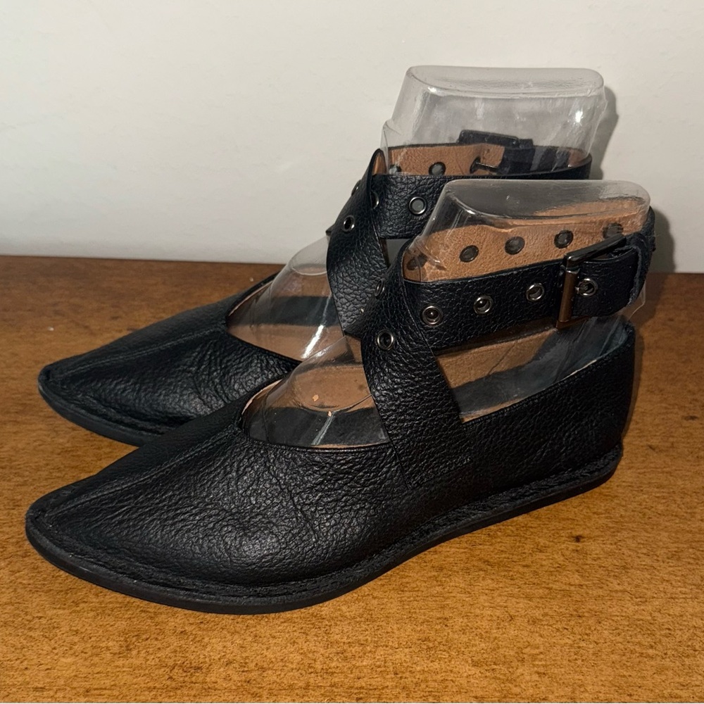 ZARA Trafaluc Black Metal  Pointy
Toe Strappy Flats Shoes